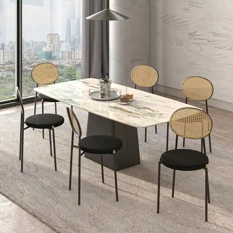 Chaise de salle à manger moderne avec assise en velours et dossier en osier