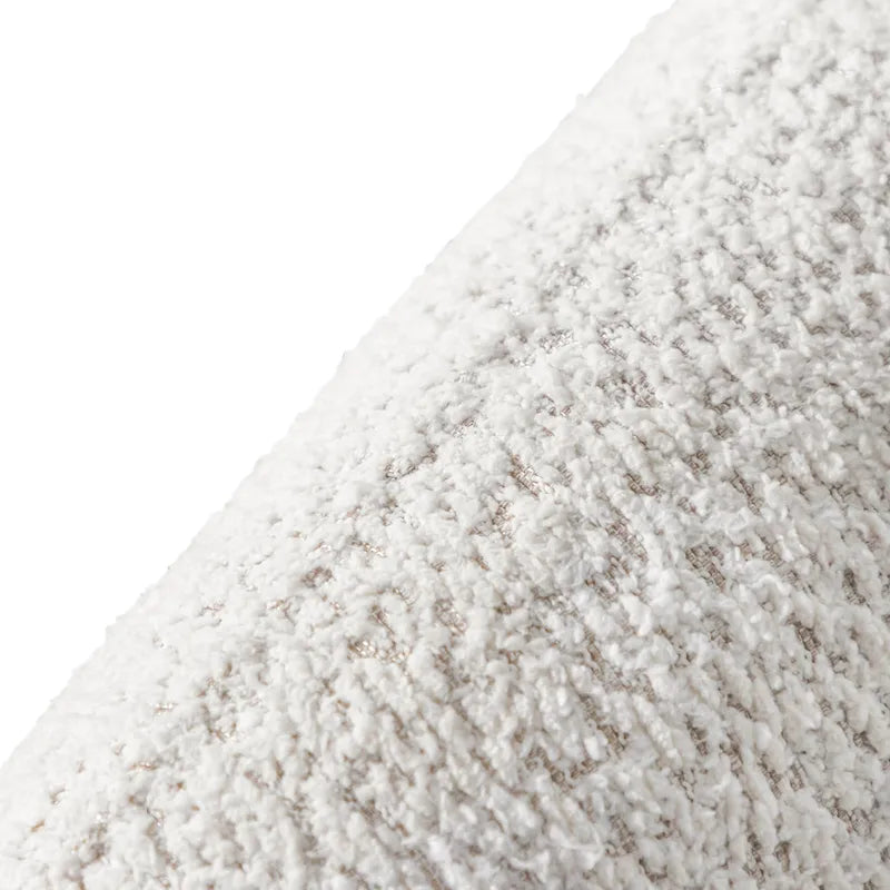 Fauteuil d'appoint Boucle avec accoudoirs incurvés, coussin d'assise de type rein et pieds ronds en bois