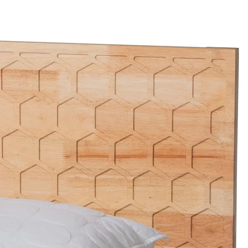 Lit plateforme sculpté en nid d'abeille – Bois naturel, taille Queen/King